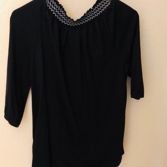 Nice top - Picture 4 of 6